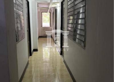 90212 - Commercial building for sale, Sirindhorn Road, area 87.8 sq wah, near Sirindhorn BTS station.