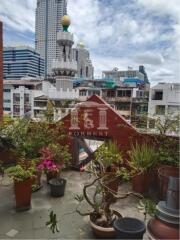 90089 - Commercial building for sale, Silom, Soi Pradit, Suriwong shortcut. Good location, suitable for an office or business in the heart of the city.