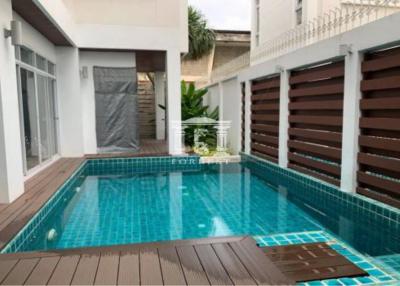 42190 - Single house, Soi Thonglor 25, modern style. With swimming pool