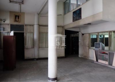 39811 - Commercial building for sale, next to Sukhaphiban 1 Road, 4 floors high, 3 units, 37.6 sq wa