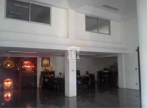34885 - Warehouse, Pracha Uthit-Suksawat Road, 230 sq m.