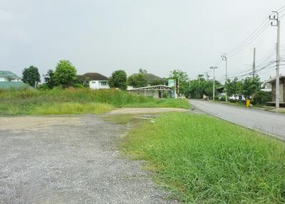 35366 - Land for sale, Rattanathibet Road, area 9-3-66 rai.