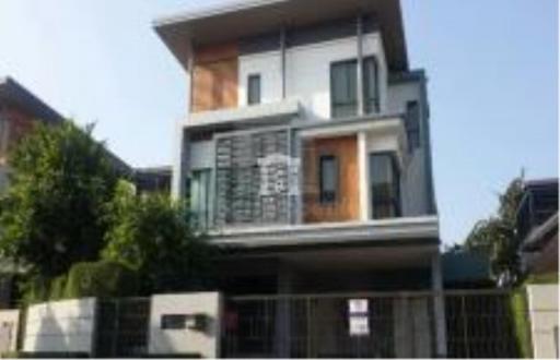 35939 - Single house 78 sq m along Ekamai-Ramindra Expressway.