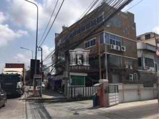 37211 - Srinakarin Road for sale, commercial building, 4.5 floors, 156 sq m.