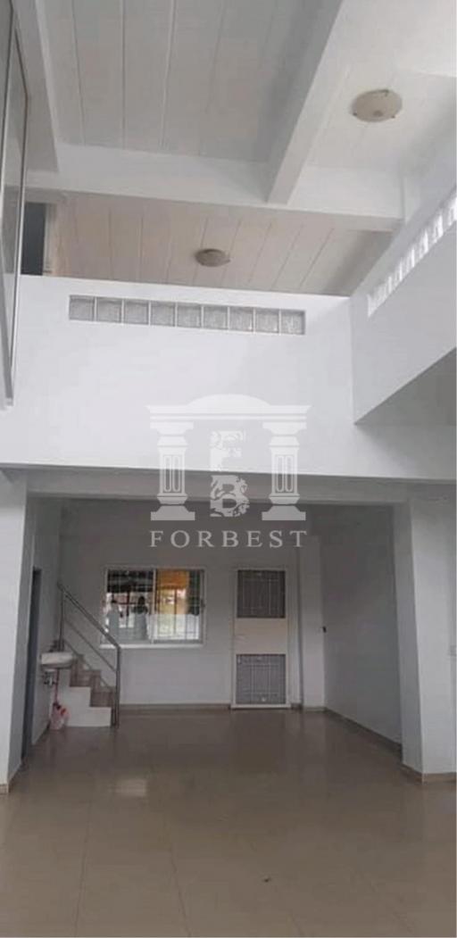41496 - Commercial building for sale, 4.5 floors high (corner plot), Khlong 3, Pathum Thani *Sold with tenant*