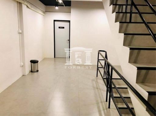 90395 - Commercial building for sale, 4 floors, area 16 sq wa, Chiang Mai Province.