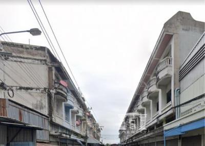 256 Sqm. Building listed for ฿ 14,000,000.