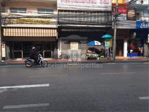 36970 - Phra Sumeru-Bang Lamphu Road, commercial building, 4 floors, content 177.6 sq m.