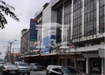 41170 - Commercial building for sale, 4.5 floors, 2 units, next to Watcharaphon Road, area 43.9 square wa