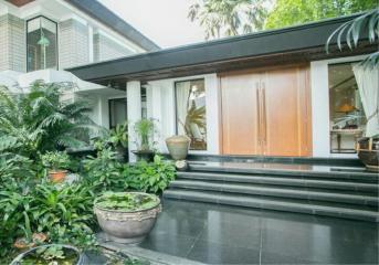 35135 - Single house for sale, luxuriously decorated, Phatthanakan Road 65, 387 sq m.