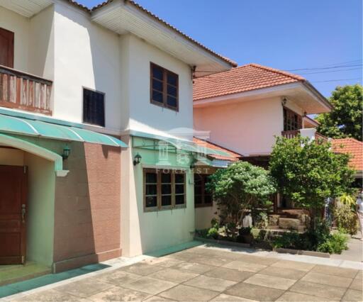 90144 - 2 houses for sale on 111.9 square wah of land, Kannaphisek Road, beautiful house, very cheap.