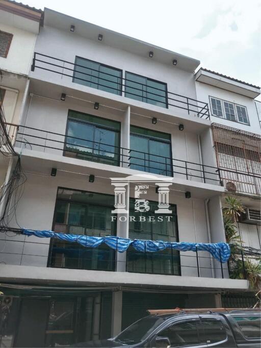 90499 - Commercial building for sale, 4 floors, 2 units, newly renovated, Sathu Pradit Rd.