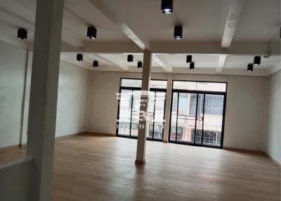90499 - Commercial building for sale, 4 floors, 2 units, newly renovated, Sathu Pradit Rd.