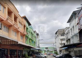 40750 - Commercial building for sale, 3.5 floors, 2 units, Ramintra Km. 8, Khubon, only 30 m from the main road, 40 sq wa