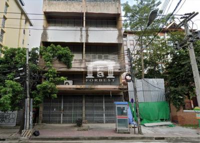 90535 - Commercial building for sale, 3.5 floors, 2 units, area 44 sq wa, Chang Khlan, Chiang Mai.