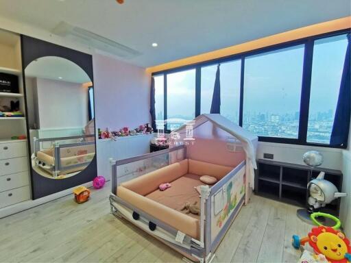42778 - Condo for sale, Royal River Place, 26th floor, Chao Phraya River view.