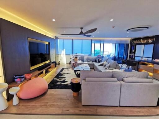 42778 - Condo for sale, Royal River Place, 26th floor, Chao Phraya River view.