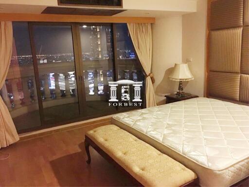 42188 - Price reduced by 5 million! State Tower Silom Condo, 48th floor, Chao Phraya River view.