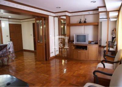 90047 - Condo for sale, Witthayu Complex. Cheapest in Ploenchit area, floor above 25, has 2 bedrooms.