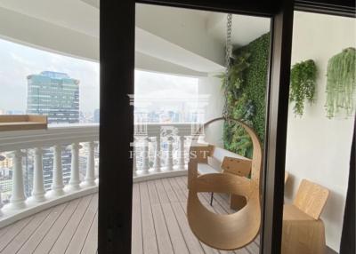 90281 - Condo for sale RCK State Tower Silom, usable area 179.62 sq m.