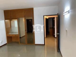 90547 - Condo for sale, Ping Pha Condo, Pattaya, area 128 sq m, 3rd floor.