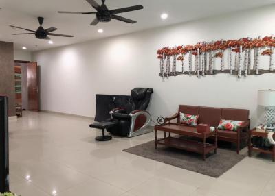 42071-ขาย/ให้เช่าคอนโดThe Star Estate @ Narathiwas ชั้น 14 พื้นที่ 165 ตร.ม.