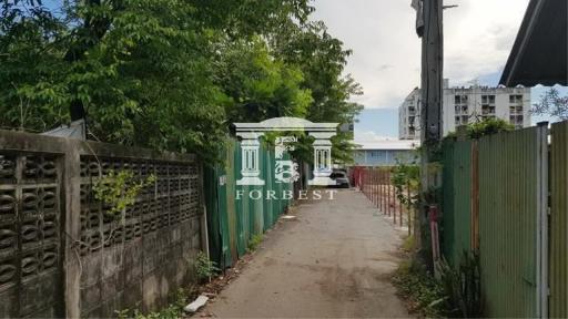 41829 - Land for sale, area 150 sq m, Lat Phrao-Wang Hin Road, 180 meters into the alley, near Central Eastville.