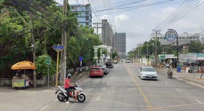 43201 - Land for sale next to Sukhumvit 107 Bearing, area 2-2-37 rai, near BTS Bearing.