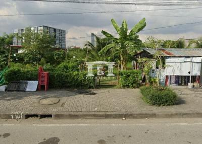 43298 - Land for sale, area 1-3-14 rai, next to Hua Mak Road, near MRT Sri Kritha.