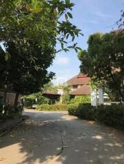 90812 - Land for sale with a large house and factory, Phetkasem 48, near MRT Phetkasem 48.