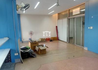 43304 - 6 floors, 2 units, area 23.5 sq m, next to Charoen Krung Road, Commercial building for sale
