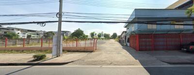 43432 - Pak Nam, Samut Prakan Land for sale, area 5-0-02 rai, On the Sukhumvit Road.