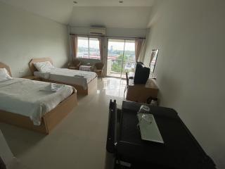 43444 - Hotel for sale, 70 rooms, Khlong Luang, Pathum Thani.