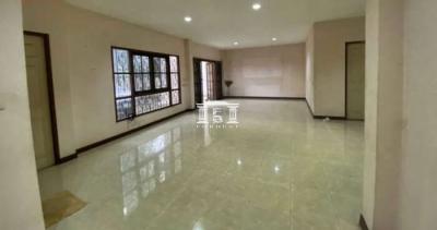 43409 - 2-story, area 131 sq m, Pradipat 3, House for sale.