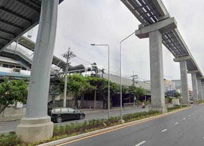 43524 - Land for sale, On the Srinakarin Road, near MRT Lam Sali Intersection Station, area 3-1-67 rai.