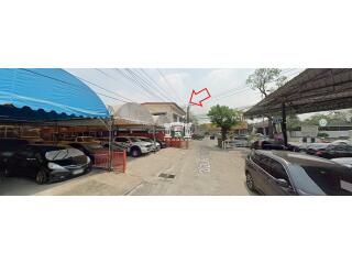 43538 - Land for sale with 2-story building, On the Prasert Manukit road., area 73 sq w., near BTS Kasetsart University.