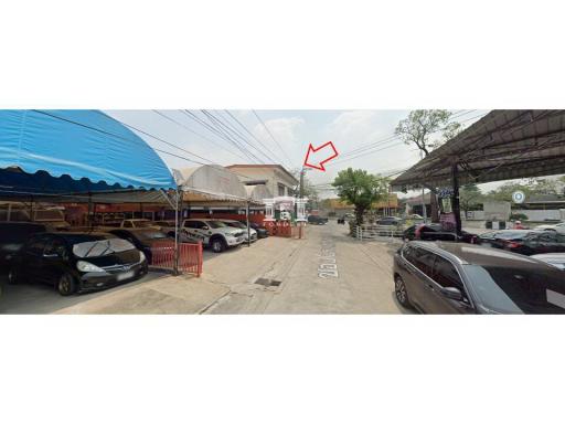 43538 - Land for sale with 2-story building, On the Prasert Manukit road., area 73 sq w., near BTS Kasetsart University.