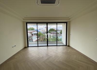 43535 - 3-story, Lat Phrao Road 81, area 100 sq m., House for sale
