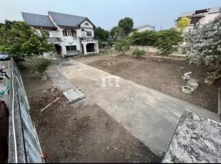 43561 - Land for sale with buildings, Phetkasem Road, area 3-0-68 rai, near MRT Lak Song.