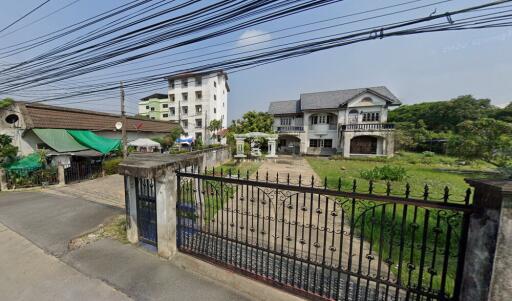 43561 - Land for sale with buildings, Phetkasem Road, area 3-0-68 rai, near MRT Lak Song.