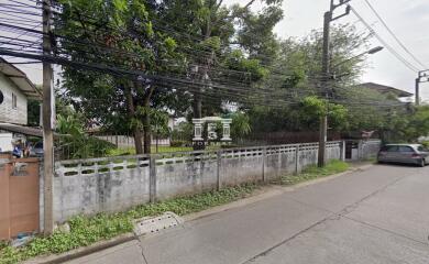 896 Sqm. Land listed for ฿ 26,400,000.