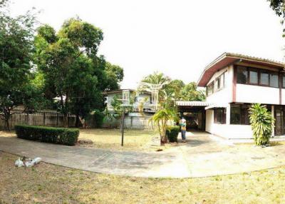 896 Sqm. Land listed for ฿ 26,400,000.