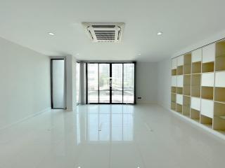 41074 - 5-story office building for sale, Srinakarin Road, area 117.90 sq w.