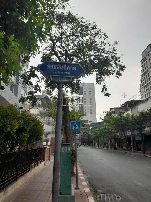 43610 - ขายที่ดินใจกลางเมือง ถนนนเรศนเรศ เนื้อที่ 195.60 ตรว. ใกล้ MRT สามย่าน