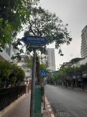 43610 - Land for sale in the heart of the city, Naresanares Road, area 195.60 sq w. Near MRT Sam Yan