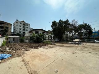 1,821 Sqm. Land listed for ฿ 350,000.