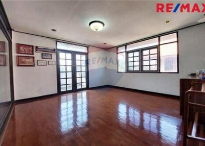 180 Sqm., 4 Beds House listed for ฿ 14,900,000.