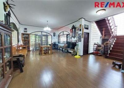 180 Sqm., 4 Beds House listed for ฿ 14,900,000.