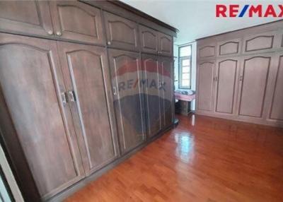 180 Sqm., 4 Beds Townhouse listed for ฿ 14,900,000.