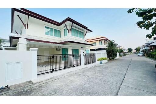 530 Sqm., 4 Beds, 4 Baths House listed for ฿ 65,000./Month